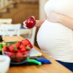 Những thực phẩm cần bổ sung cho mẹ bầu trong 3 tháng đầu thai kỳ