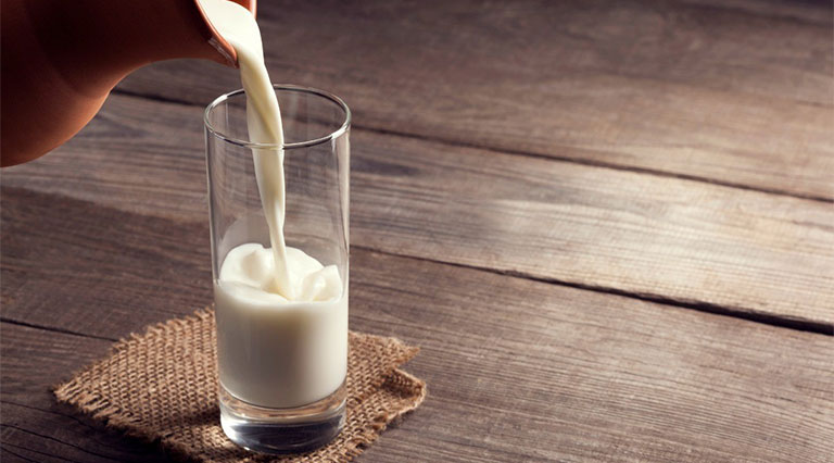Bị thoái hóa cột sống nên uống sữa gì
