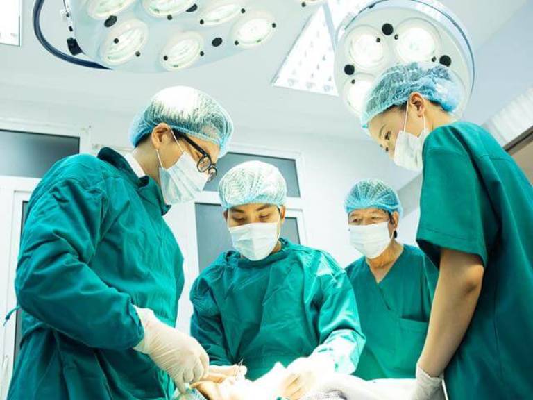 Có rất nhiều phương pháp phẫu thuật cắt trĩ hiện đại, ít gây biến chứng và nguy hiểm cho người bệnh