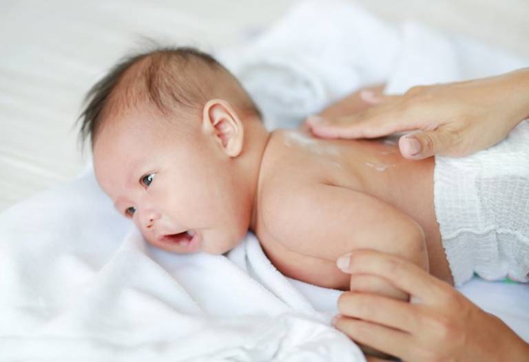 Các biện pháp kiểm soát bệnh chàm đỏ ở trẻ sơ sinh