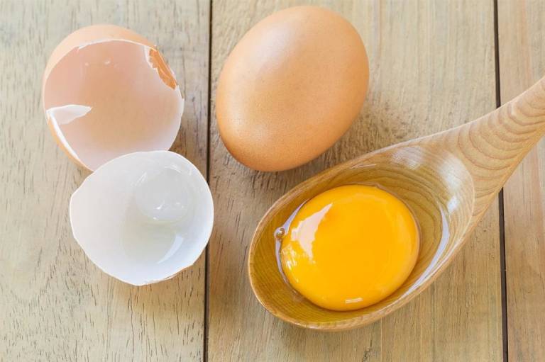 Cách sử dụng đúng phương pháp chữa yếu sinh lý bằng trứng gà?