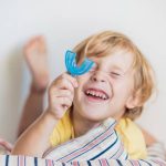 Nguyên nhân và cách khắc phục tình trạng răng mọc lệch ở trẻ