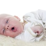 Những lưu ý khi trẻ sơ sinh bị ho có đờm và sổ mũi cho các mẹ