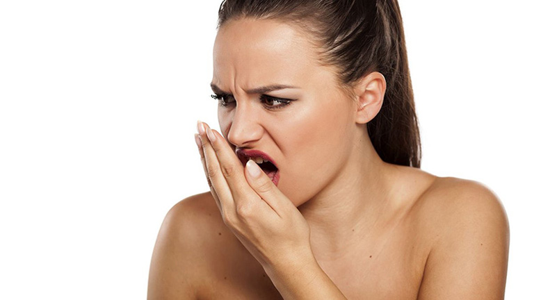 Viêm họng hạt gây hôi miệng và cách xử lý triệt để căn bệnh này
