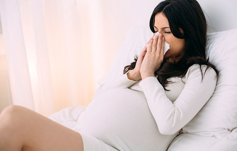Giải đáp: Mẹ bị viêm mũi dị ứng có ảnh hưởng đến thai nhi không?
